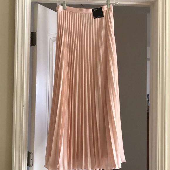 Banana republic pleated maxi skirt Clearance